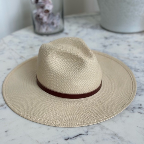Janessa Leone Judith Hat with Brown Band- Packable straw Fedora Size Medium - Picture 2 of 8